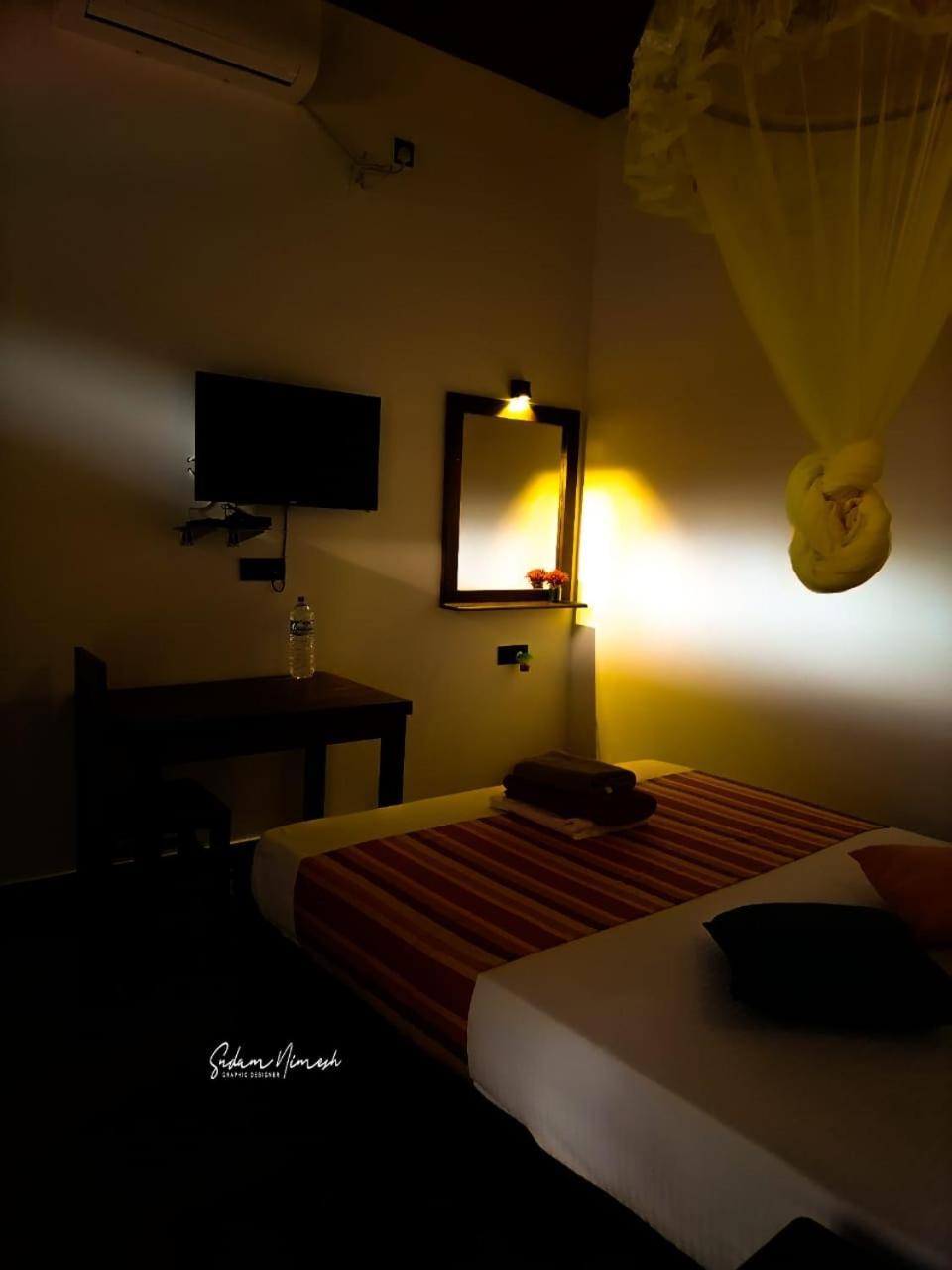Ceylonima Home Stay Anuradhapura Rum bild