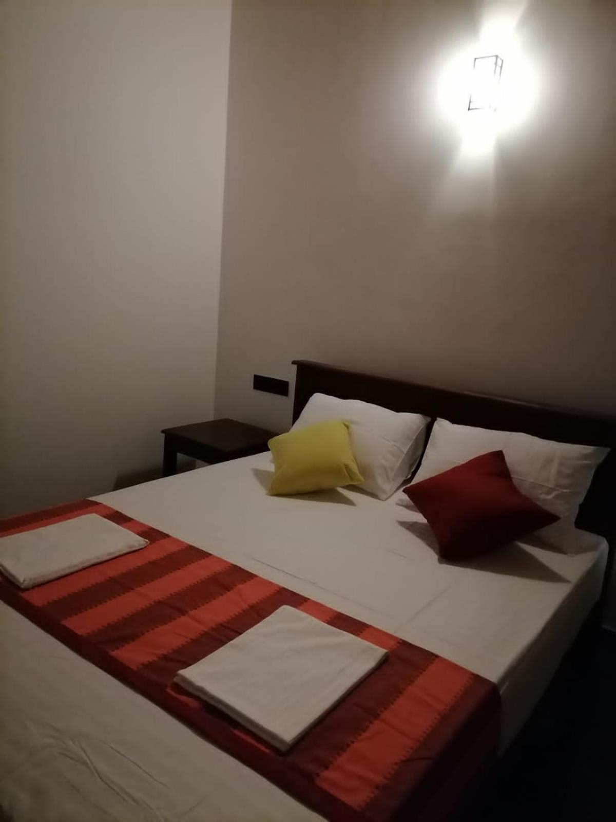 Ceylonima Home Stay Anuradhapura Rum bild