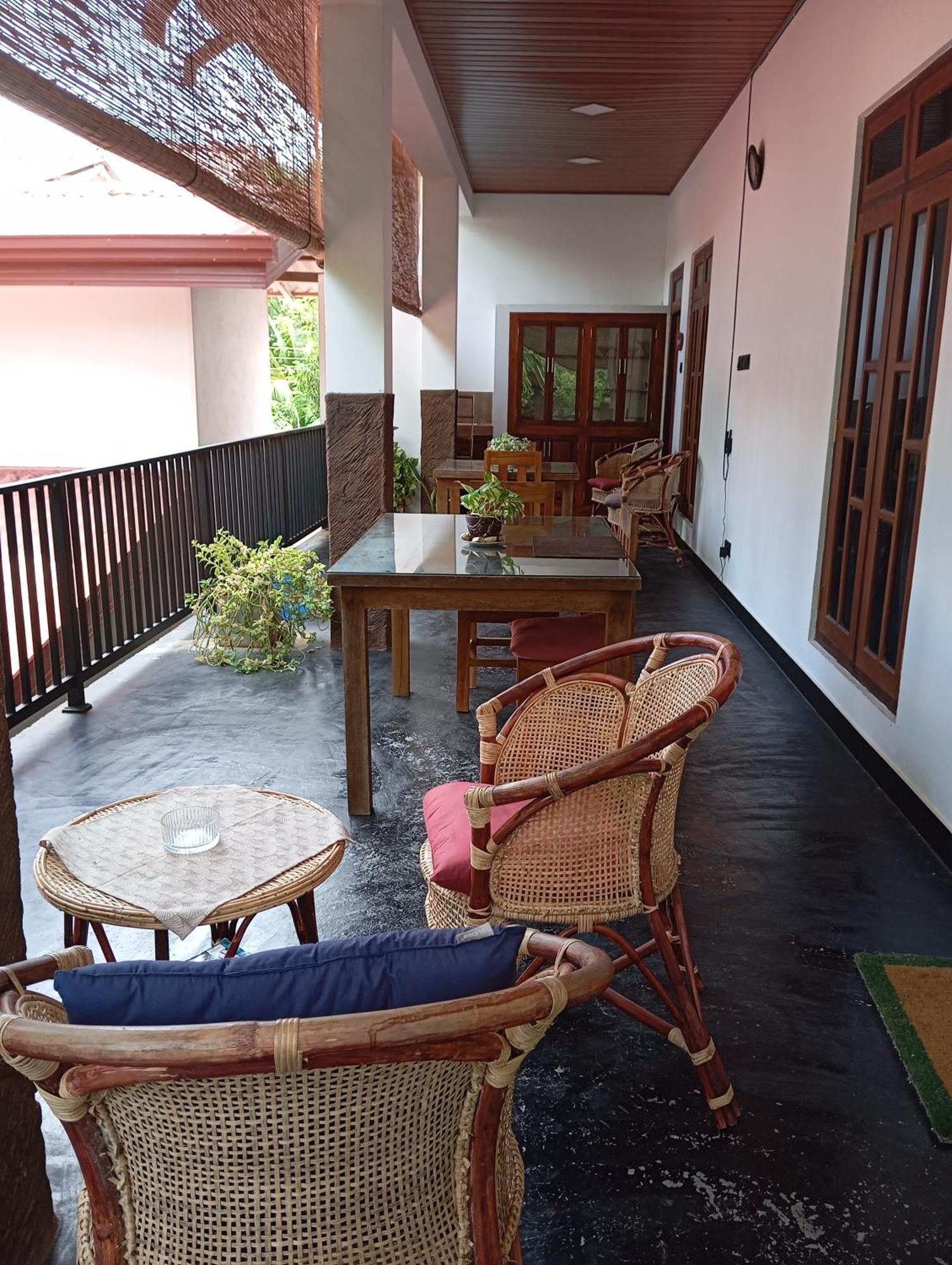 Ceylonima Home Stay Anuradhapura Rum bild